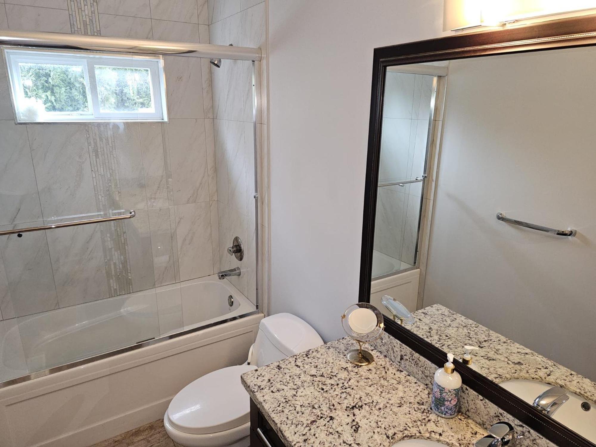 Oscar Inn & 2Bd Family Suite Or Private Room Abbotsford Exterior foto